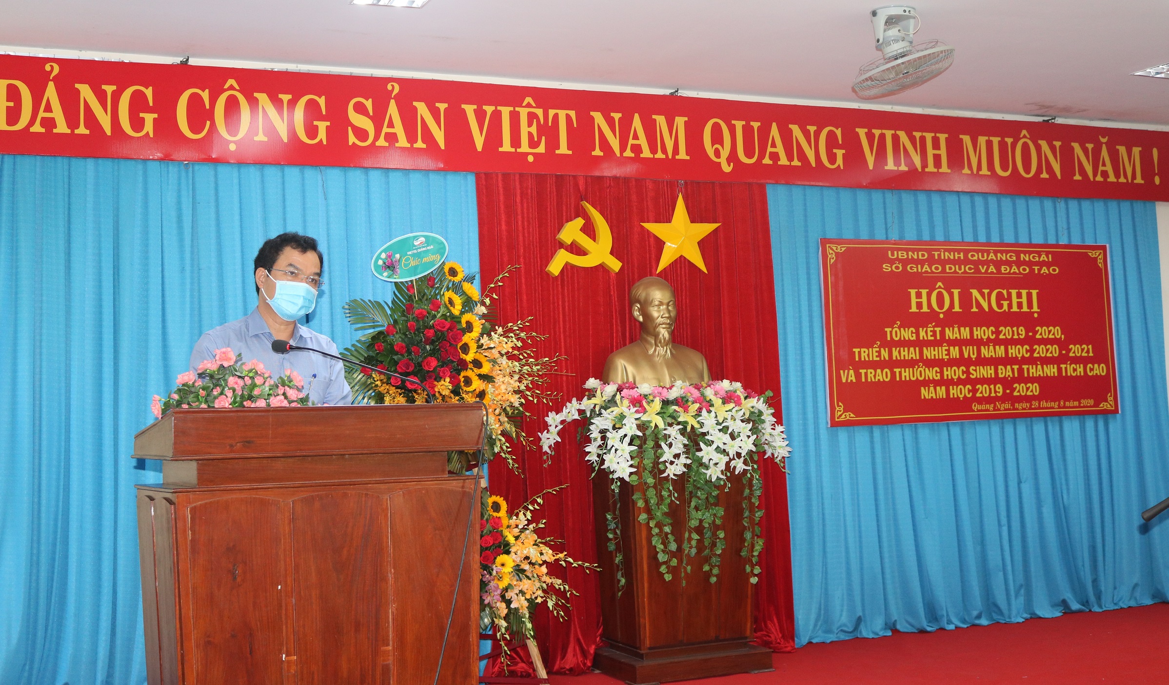 Tổng kết năm học và trao thưởng học sinh đạt thành tích cao năm học 2019-2020